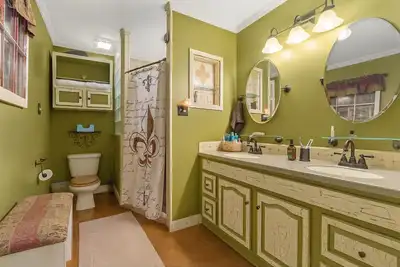 Image de Near Fort Polk • Gameroom • Fire Pit • Golf • Beach