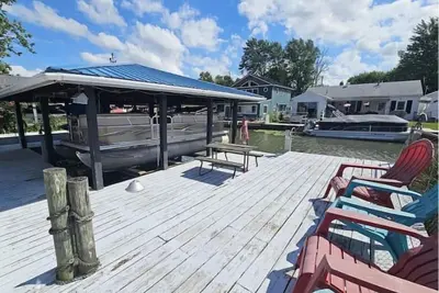 Image de Boat dock-Waterfront-Hot tub on Indian Lake