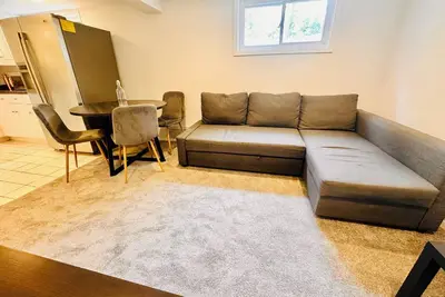 Image de Cozy 3br Getaway with Parking & Full Kitchen @ Melville