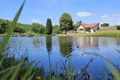 Image de Maison avec étang privé