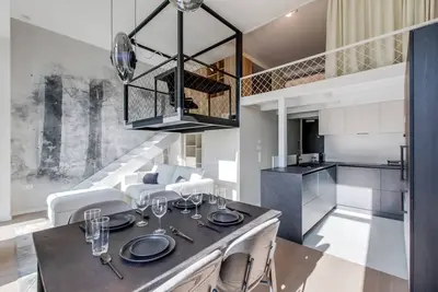 Image de Designer Loft in Trendy Holešovice, Parking, Gym