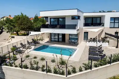 Image de Villa Mirakul - New modern villa with pool, close to the beach