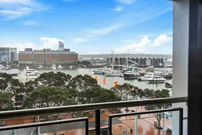 Image de Comfort, Harbour Views & Balcony | Zodiak Stays