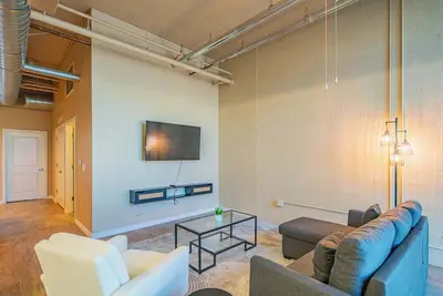 Image de Stylish Tempe Asu Stay  | Pool, Gym, Parking, W/D