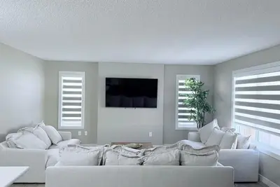 Image de Elegant Duplex| Attached Garage| King Beds