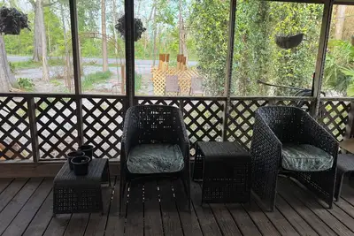 Image de Bienvenue! Enchanting family-friendly cottage with Ac in Breaux Bridge
