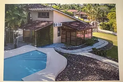 Image de Spacious 3-Br villa & private casita w/ ensuite, pool & Ac near Playa El Arenal