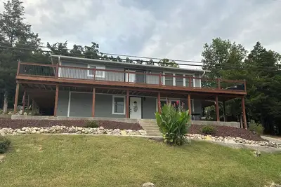 Image de Spacious 3 bed - 3bath lake view and  access. Home close to Ball Parks National.