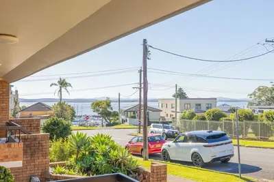 Image de Capriosca 3, 2 Donald St - water views, linen and 5 minutes walk into town