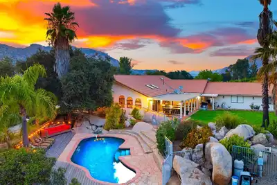 Image de 20% Off January! 13 Beds, Wineries & Pool