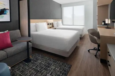 Image de 2 Budget-friendly Rooms | Breakfast Included + Minutes to Perimeter Mall