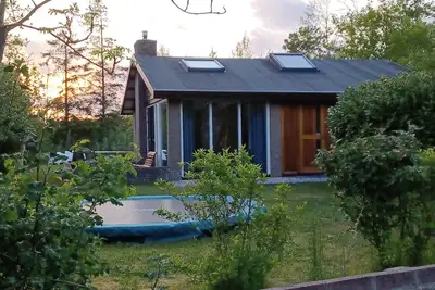 Image de Cozy detached vacation home with garden around: de Frije Fûgel, Lauwersoog