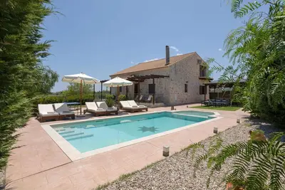 Image de La Vite - Trois Chambres Villa, Couchages 6