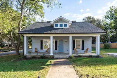 Charming 3br/2ba Sleeps 6 in Graham, Nc has everything you need!