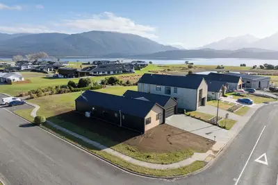 Image de Southern Solace - Te Anau Holiday Home