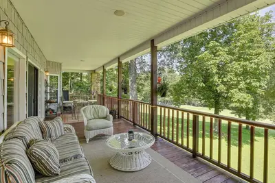 Image de Golf, Hike & Explore: Blue Ridge Mtn Haven w/ Deck