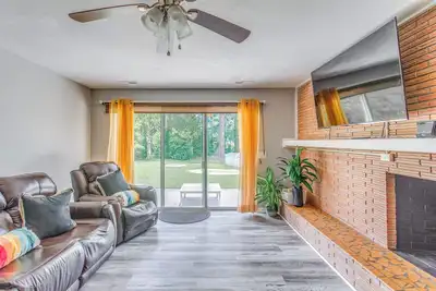 Image de 4 Mi to Loris Nature Park: Family Home w/ Yard