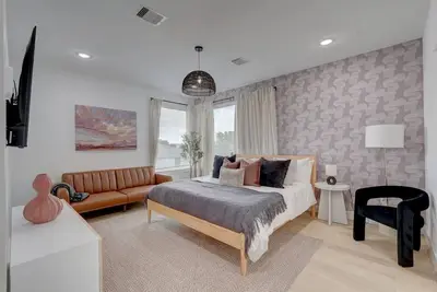 Image de Harrisburg House • Rooftop Patio • Downtown Htx