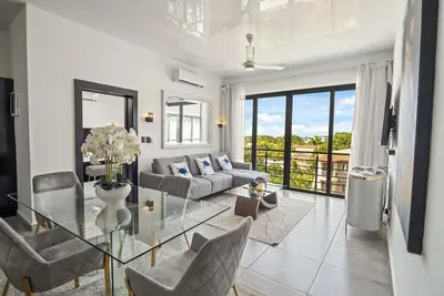 Image de Modern 2br at Rizz Suites • Pool Access • Walk to Beach • 2 King Beds • Sosua