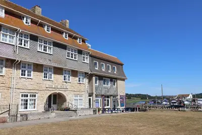 Image de Flat F Bay House, family friendly, with a garden in West Bay