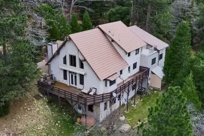 Image de Vista Lodge! 20 min to Silverwood Lake