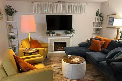 Image de The Spacious Surprise-Family and Long-Term Stays Welcome. Cozy & Pet-Friendly!