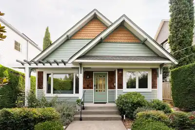 Image de Private Garden Home Minutes from Downtown & Uw