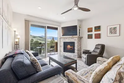 Image de New Condo in Downtown Dillon Walking Distance to Lake!