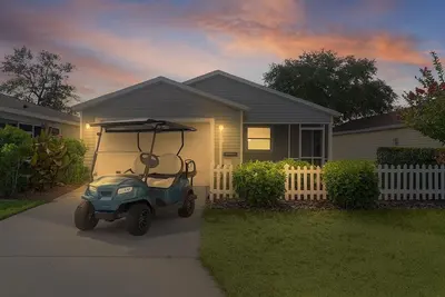 Image de Better Than A 5 Star Hotel With Golf Cart Whole House Totally Remodeled