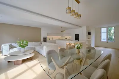 Image de By Saint-Sulpice newly refurbished 4 Br apartment