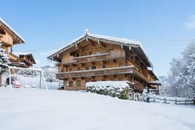 Image de Deux grands appartements à la ferme avec jardin