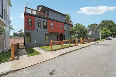 Image de Beautiful/Modern/Putting Grn/Close to city/Slps 8