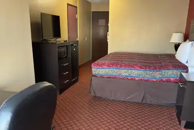 Image de Coratel Inn & Suites Santa Fe Okc Standard 1 King Bed Ns