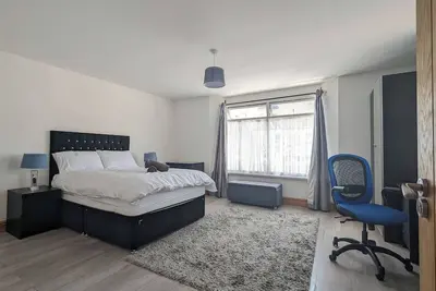 Image de Confort familial - À pied du lac et du centre-ville