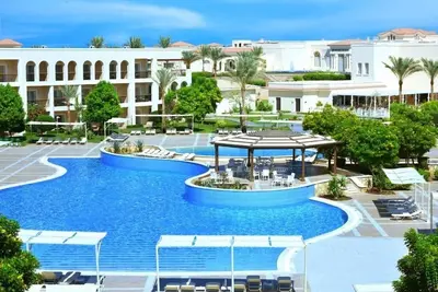 Image de Beach Retreat: 2 Rooms, 12 Pools, Waterslides, Spa, Kids’ Club, Games & Dining