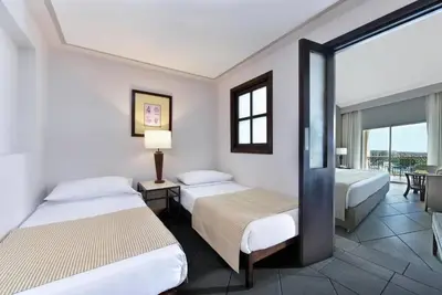 Image de Family Resort w/ Beach Access, Waterslides, Spa, Games & Shows l 3 Rooms