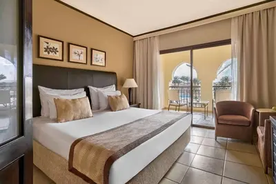 Image de Beachfront Resort: 2 Rooms, 4 Pools, Waterslides, Spa Bliss & Dining Options