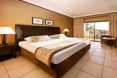 Image de 4 Family Rooms with Eco-Certified Comfort Near Scenic Beachfront