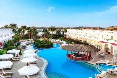 Image de Adults-Only Resort with 3 Pools, Tennis, Spa & Nearby Diving Spots l 3 Rooms