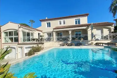 Image de Villa luxe Sainte Maxime-Piscine privée, entre mer & golf, 5 chambres climatisées