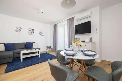 Image de Wybickiego 5b | Krakow | Stylish Apartment | Parking | Air Conditioning | Balcony | Pet Friendly | Desk