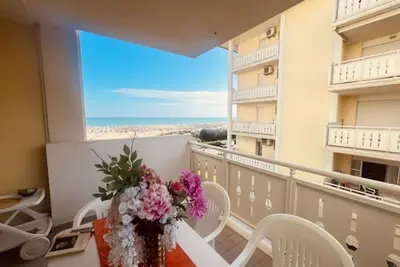 Image de Appartement en bord de mer avec vue sur la mer