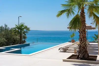 Image de Seaview Villa Bota: Indulge in a Private Spa, Exciting Fun Zone, Expansive 56 sqm Pool, and 6 Lavish En-Suite Bedrooms!