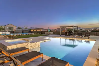 Image de ᨒ Cielo Modern Pool Oasis. Pickleball+Dog Friendly