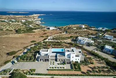 Image de Villa Solandra | Lolantonis, Paros | Luxury 7-Bedroom Retreat | Infinity Pool