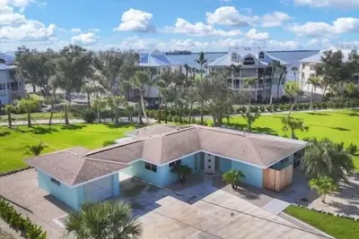 Welcome to your coastal getaway!