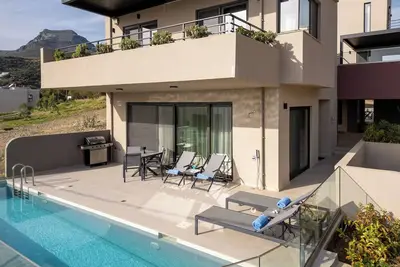 Image de New Modern Villa with Private Pool, 100m from the Beach in South Crete