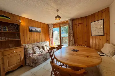 Image de Appartement 'L’Edelweiss Pied des Pistes' avec Vue sur la Montagne et Terrasse Privée