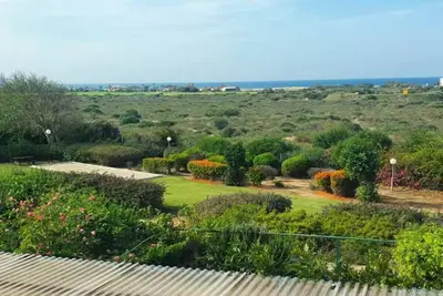 Image de Charming cottage with garden and sea view in area with gym and pool in Caesarea