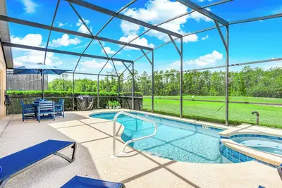 Image de Lakeside Haven - Quatre Chambres Villa, Couchages 8